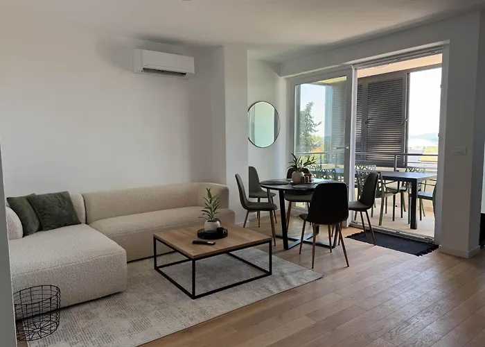 3 Bedroom La Casa Marcina Apartament *